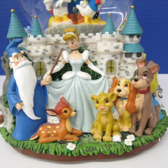  World of Disney 3 Tier Double Snow Globe Music Box-Original Packaging - Picture 7 of 11